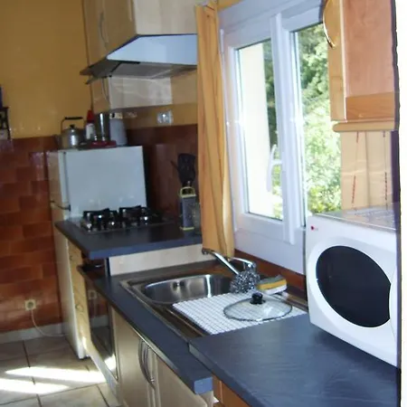 Les Lilas Blancs Apartment
